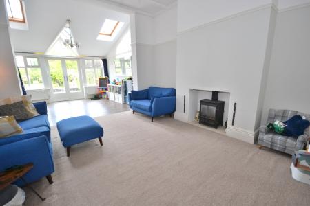 4 bedroom Detached house for sale in Beverley Road, Hull, HU6