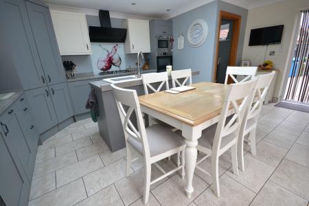 3 bedroom Bungalow for sale in Harrison Close, Sproatley, HU11