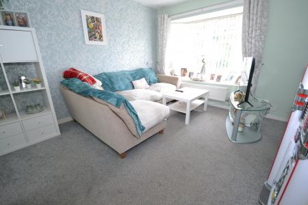 2 bedroom Flat for sale in St Georges Walk, Hull, HU9