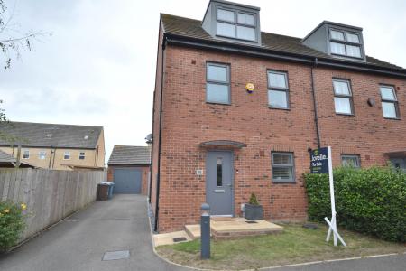 Larkin Lane, Kingswood, Hull, HU7