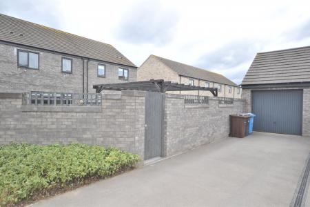 3 bedroom Semi-detached house for sale in Crusoe Road, Kingswood, Hull, HU7