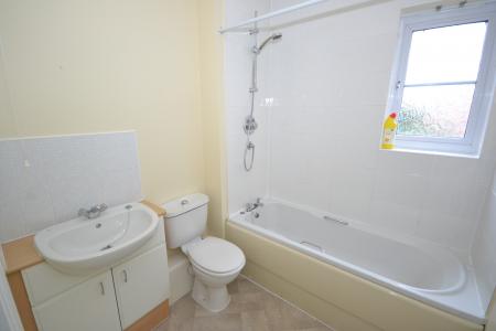 2 bedroom Character Property to let in Selset Way, Kingswood, Hull, HU7
