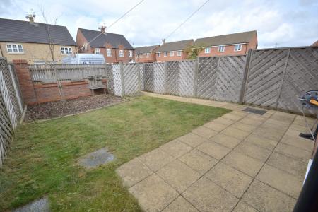 3 bedroom Semi-detached house to let in Grosvenor Road, Kingswood, Hull, HU7