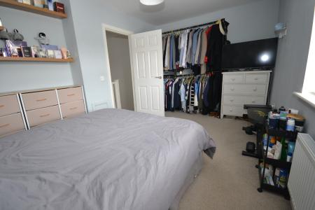 3 bedroom Semi-detached house to let in Grosvenor Road, Kingswood, Hull, HU7