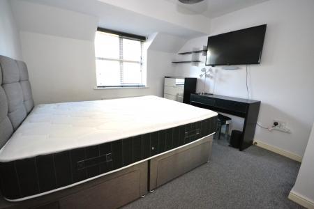 2 bedroom Semi-detached house to let in Hayton Grove, Hull, HU4
