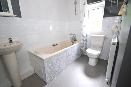 2 bedroom Terraced House to let in Pinderfield Close, Hull, HU8