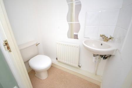 2 bedroom Terraced House to let in Pinderfield Close, Hull, HU8