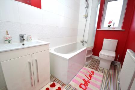2 bedroom Semi-detached house for sale in Strawberry Gardens, Hull, HU9