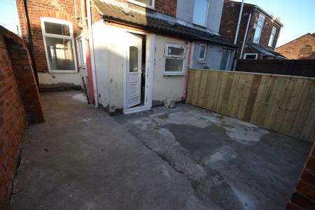 2 bedroom Terraced House to let in Park Grove, Hull, HU9