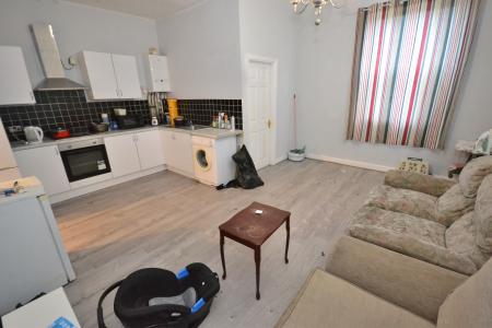 2 bedroom Flat for sale in Anlaby Road, Kingston upon Hull, HU3