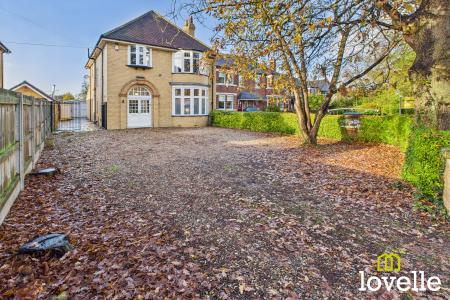 4 bedroom Detached house for sale in Beverley Road, Kingston upon Hull, HU6