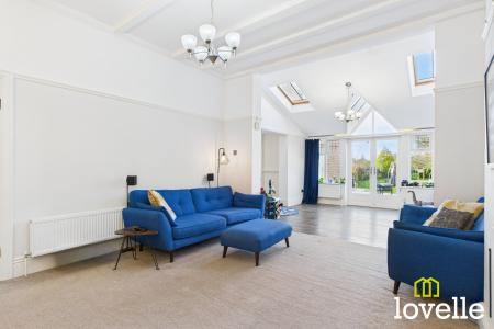 4 bedroom Detached house for sale in Beverley Road, Kingston upon Hull, HU6