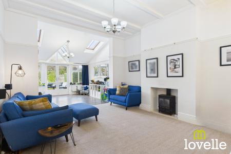 4 bedroom Detached house for sale in Beverley Road, Kingston upon Hull, HU6