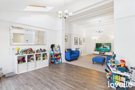 4 bedroom Detached house for sale in Beverley Road, Kingston upon Hull, HU6