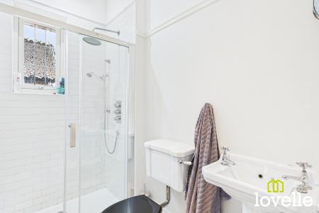 4 bedroom Detached house for sale in Beverley Road, Kingston upon Hull, HU6