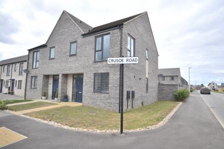 3 bedroom Semi-detached house for sale in Crusoe Road, Kingswood, Hull, HU7