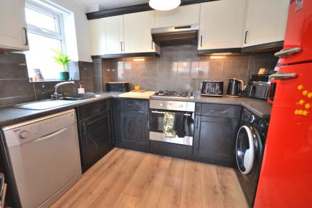 3 bedroom Terraced House for sale in Eversfield Close, Kingswood, Hull, HU7