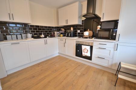 4 bedroom Semi-detached house for sale in Hornscroft Park, Kingston upon Hull, HU7