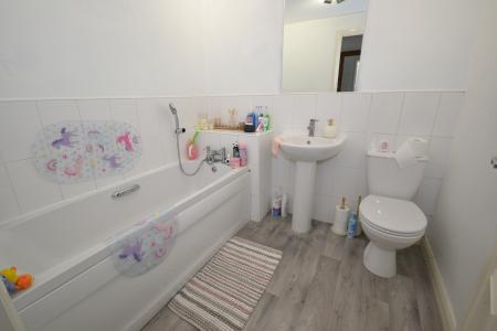 4 bedroom Semi-detached house for sale in Hornscroft Park, Kingston upon Hull, HU7