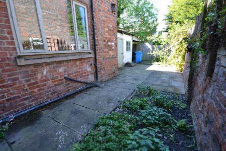 3 bedroom Terraced House for sale in Hutt Street, Kingston upon Hull, HU3