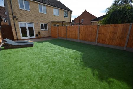 3 bedroom Semi-detached house for sale in Hyde Park Road, Kingswood, Hull, HU7