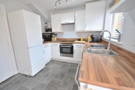3 bedroom Semi-detached house for sale in Hyde Park Road, Kingswood, Hull, HU7