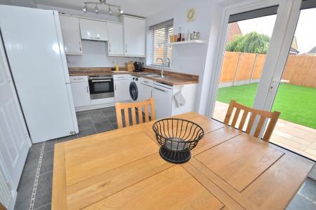 3 bedroom Semi-detached house for sale in Hyde Park Road, Kingswood, Hull, HU7