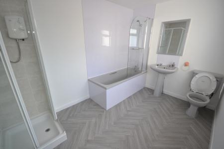 2 bedroom Terraced House for sale in Myrtle Avenue, Hull, HU9