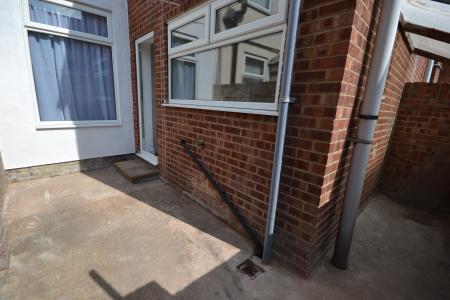 2 bedroom Terraced House for sale in Myrtle Avenue, Hull, HU9