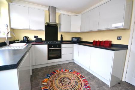 2 bedroom Semi-detached house for sale in Strawberry Gardens, Hull, HU9