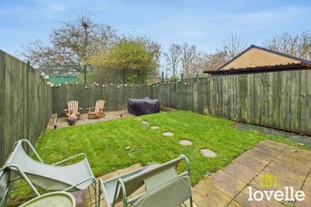 4 bedroom Semi-detached house for sale in Frances Brady Way, Kingston upon Hull, HU9