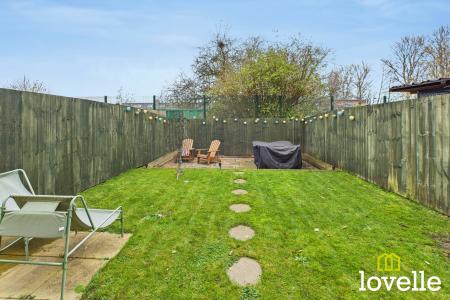 4 bedroom Semi-detached house for sale in Frances Brady Way, Kingston upon Hull, HU9