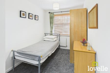 2 bedroom Flat to let in Plimsoll Way, Victoria Dock, Hull, HU9