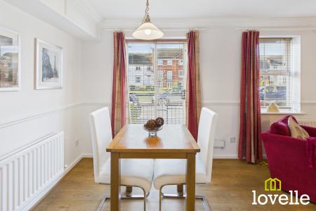 2 bedroom Flat to let in Plimsoll Way, Victoria Dock, Hull, HU9