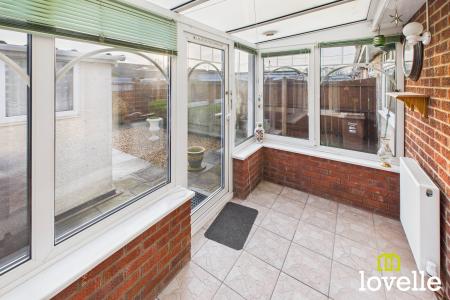 2 bedroom Bungalow for sale in Stonesdale, Kingston upon Hull, HU7