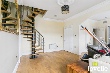 2 bedroom Flat for sale in Wright Street, Hull, HU2