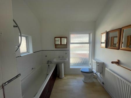 2 bedroom Terraced House to let in Severn Street, Hull, HU8