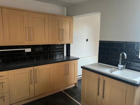 2 bedroom Terraced House to let in Chestnut Avenue, Montrose Street, Hull, HU8