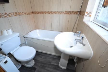 2 bedroom Terraced House to let in Chestnut Avenue, Montrose Street, Hull, HU8