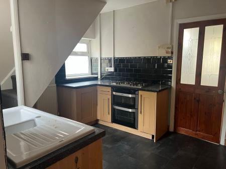 2 bedroom Terraced House to let in Chestnut Avenue, Montrose Street, Hull, HU8