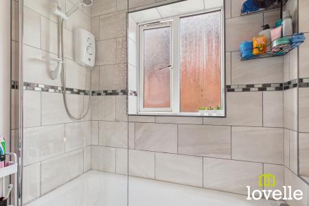 2 bedroom Flat to let in Galleon Court, Kingston upon Hull, HU9