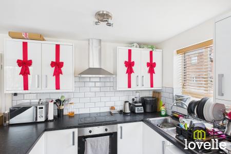 2 bedroom Flat to let in Galleon Court, Kingston upon Hull, HU9