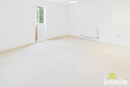 2 bedroom Flat for sale in South Lane, Hessle, East Riding of Yorkshire, HU13