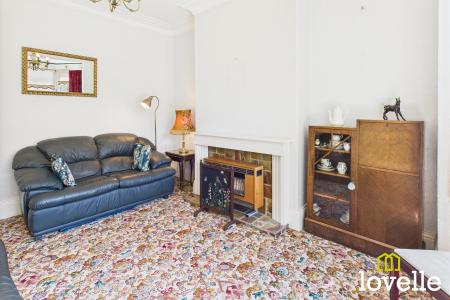 3 bedroom Semi-detached house for sale in Swanland Road, Hessle, East Riding of Yorkshire, HU13