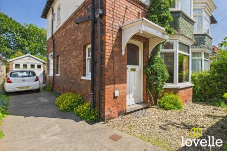 3 bedroom Semi-detached house for sale in Swanland Road, Hessle, East Riding of Yorkshire, HU13