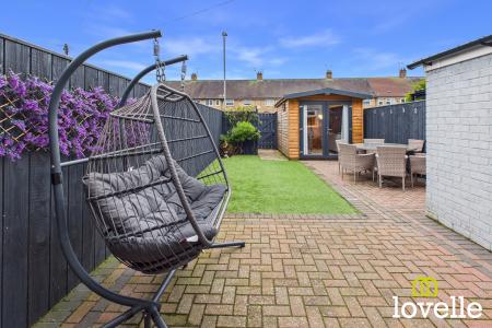 3 bedroom Terraced House for sale in Thirlby Walk, Hull, HU5