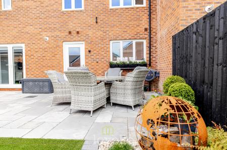 3 bedroom Semi-detached house for sale in Alder Avenue, Humberston, DN36