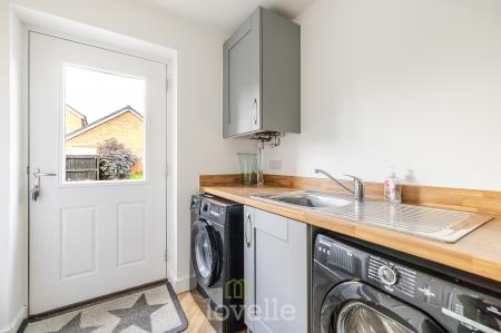 3 bedroom Semi-detached house for sale in Alder Avenue, Humberston, DN36