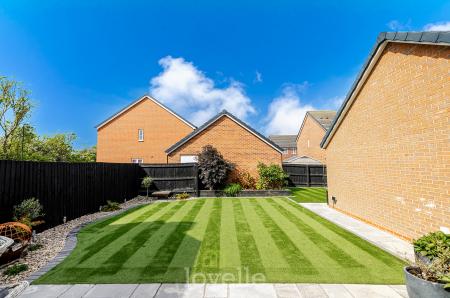 3 bedroom Semi-detached house for sale in Alder Avenue, Humberston, DN36