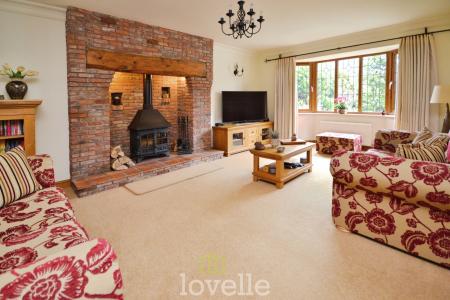 4 bedroom Detached house for sale in Cheltenham Way, Cleethorpes, DN35